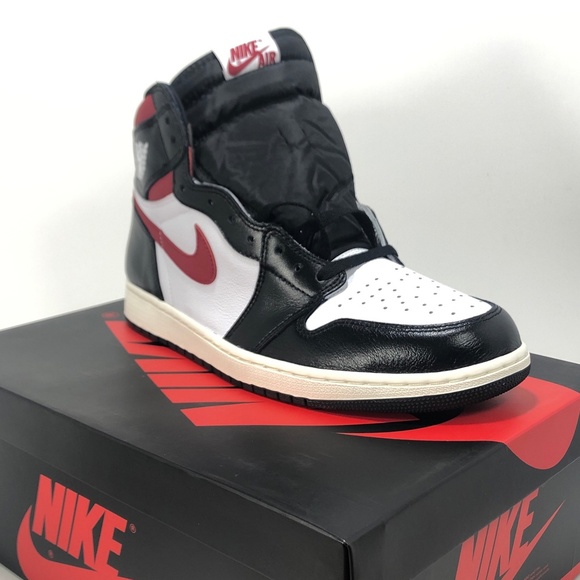 >SOLD - $300< Nike Air Jordan 1 Retro High OG - Picture 6 of 8